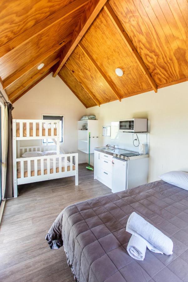 Camp Waipu Cove Hotel ภายนอก รูปภาพ