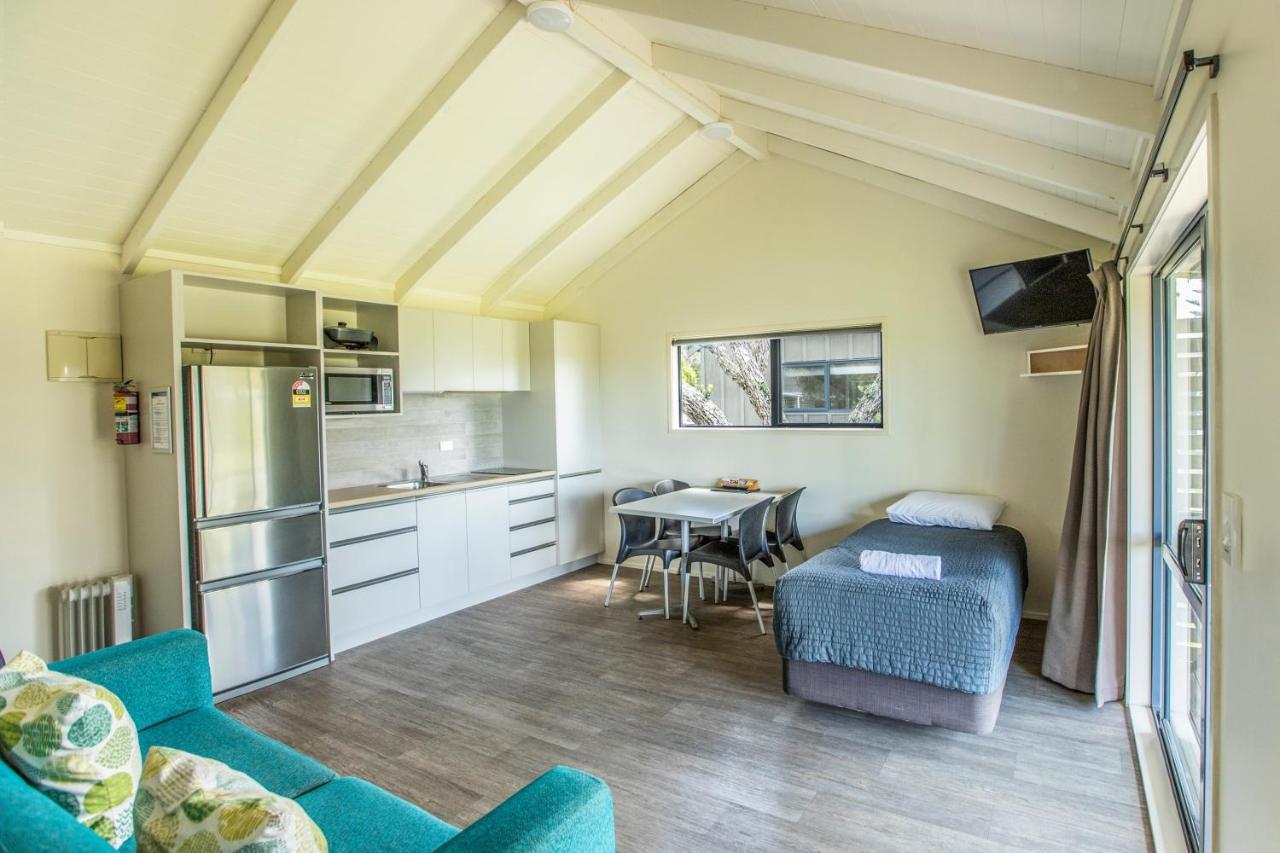 Camp Waipu Cove Hotel ภายนอก รูปภาพ