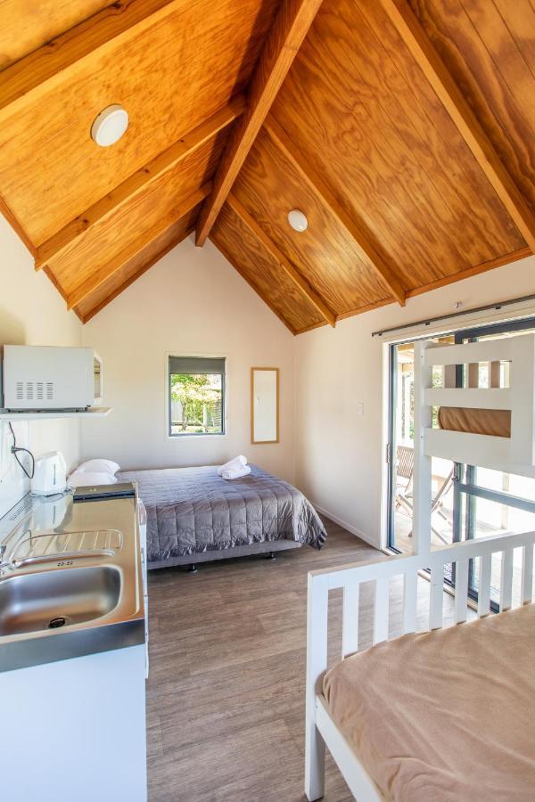 Camp Waipu Cove Hotel ภายนอก รูปภาพ