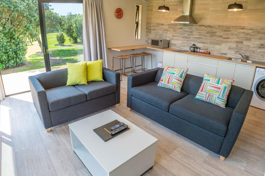Camp Waipu Cove Hotel ภายนอก รูปภาพ