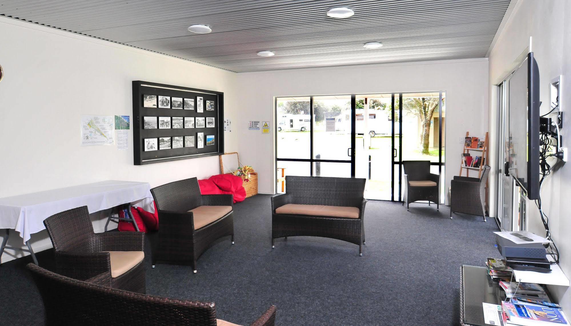 Camp Waipu Cove Hotel ภายนอก รูปภาพ