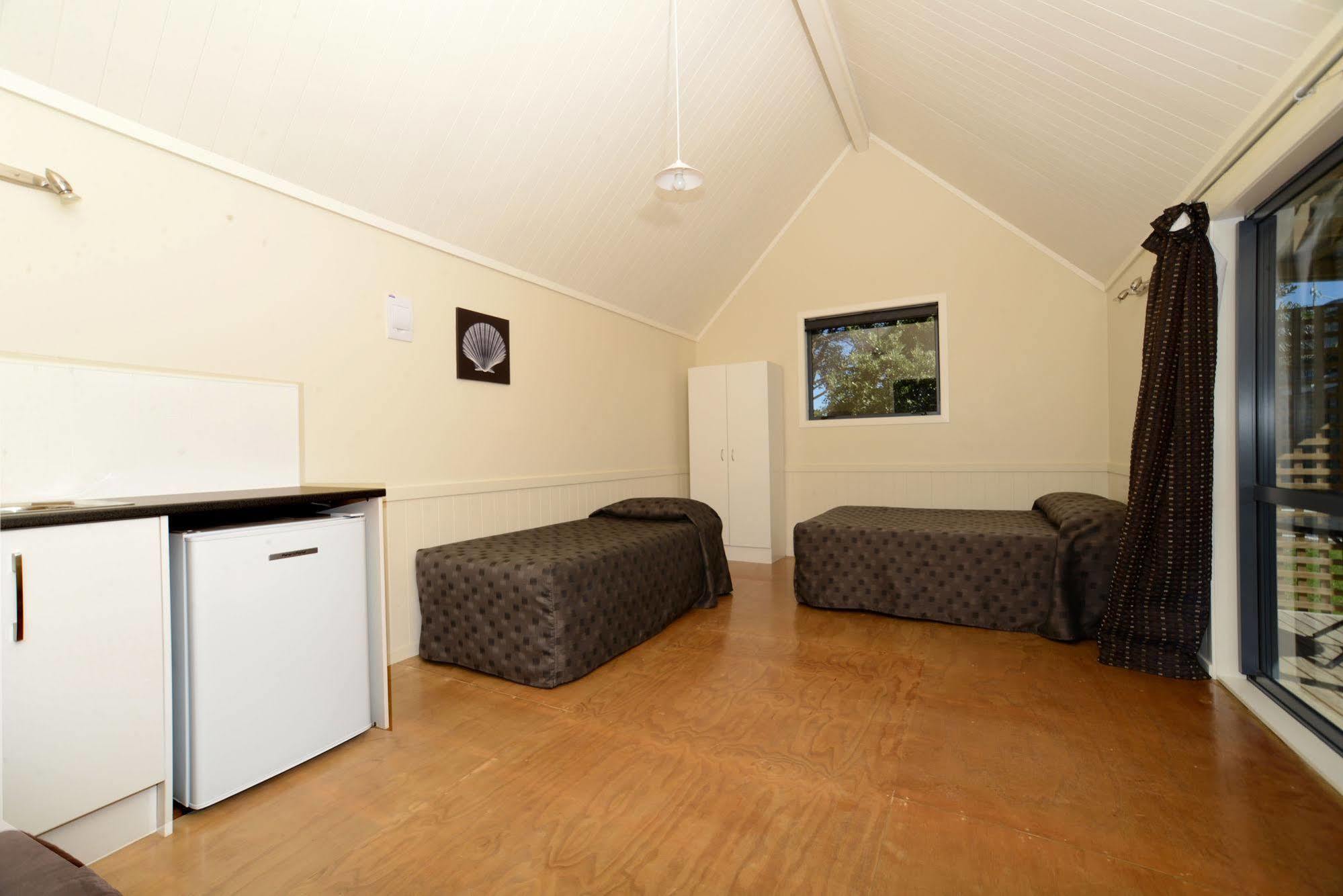 Camp Waipu Cove Hotel ภายนอก รูปภาพ